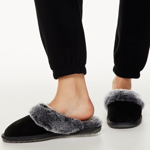 Aritzia Shoes - Aritzia  Tna X Emu Jolie Australian sheepskin slippers Size  9